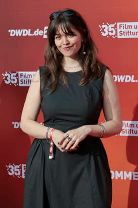 Lotte Becker beim Sommerfest zum 35-jährigen Bestehen der Film- und Medienstiftung NRW im Park CafÃ . Köln, 17.06.2026 *** Lotte Becker at the summer celebration marking the 35th anniversary of the Film and Media Foundation NRW at Park Café in Cologne, June 17, 2026,detected_source_language Foto:xR.xSchmiegeltx xFuturexImagex nrw_sommerfest_6704