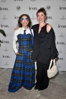 Anna Thalbach mit Tochter Nellie Thalbach beim ICON Summer Dinner in der Manon Brasserie Nouvelle im Hotel Roomers. Berlin, 17.06.2026 *** Anna Thalbach with her daughter Nellie Thalbach at the ICON Summer Dinner at Manon Brasserie Nouvelle in the Hotel Roomers Berlin, June 17, 2026,detected_source_language Foto:xM.xBehrensx xFuturexImagex icon_6119