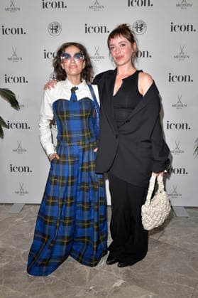 Anna Thalbach mit Tochter Nellie Thalbach beim ICON Summer Dinner in der Manon Brasserie Nouvelle im Hotel Roomers. Berlin, 17.06.2026 *** Anna Thalbach with her daughter Nellie Thalbach at the ICON Summer Dinner at Manon Brasserie Nouvelle in the Hotel Roomers Berlin, June 17, 2026,detected_source_language Foto:xM.xBehrensx xFuturexImagex icon_6120