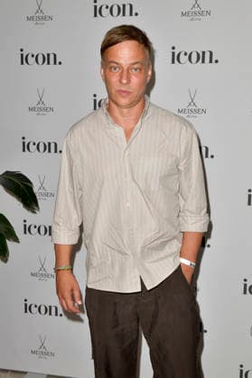 Tom Wlaschiha beim ICON Summer Dinner in der Manon Brasserie Nouvelle im Hotel Roomers. Berlin, 17.06.2026 *** Tom Wlaschiha at the ICON Summer Dinner at Manon Brasserie Nouvelle at the Hotel Roomers Berlin, June 17, 2026,detected_source_language Foto:xM.xBehrensx xFuturexImagex icon_6183