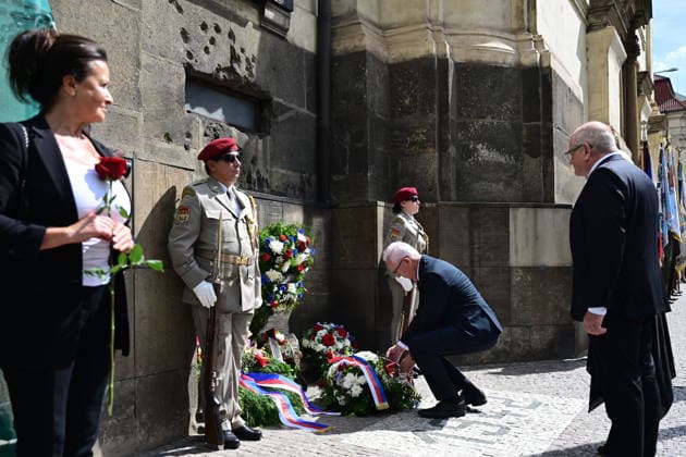 Senator Jiri Drahos lays a wreath during the honouring of Czechoslovak paratroopers memory on 84th anniversary of assassination of Nazi Deputy Reichsprotektor Reinhard Heydrich, on June 18, 2026, in Prague, Czech Republic. (CTKxPhoto MichalxKamaryt) CTKPhotoP2026061803784  CTKPhotoP2026061803784
