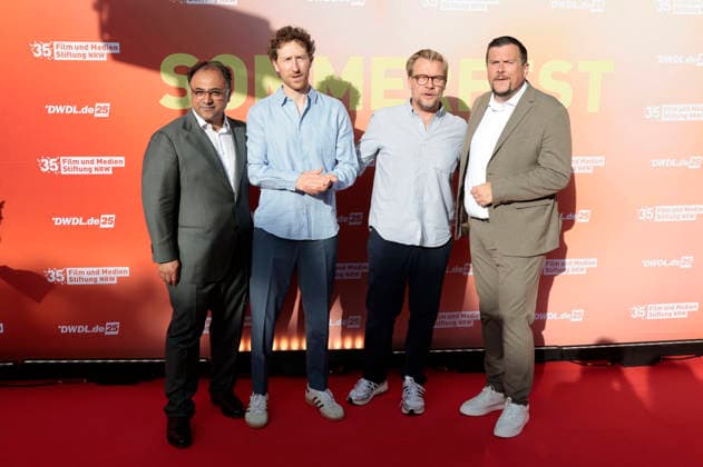 Walid Nakschbandi, Louis Klamroth, Gast und Thomas Lückerath beim Sommerfest zum 35-jährigen Bestehen der Film- und Medienstiftung NRW im Park CafÃ . Köln, 17.06.2026 *** Walid Nakschbandi, Louis Klamroth, a guest, and Thomas Lückerath at the summer party celebrating the 35th anniversary of the Film and Media Foundation NRW at Park Café in Cologne, June 17, 2026,detected_source_language Foto:xR.xSchmiegeltx xFuturexImagex nrw_sommerfest_6731