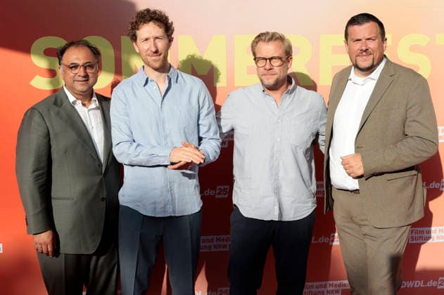 Walid Nakschbandi, Louis Klamroth, Gast und Thomas Lückerath beim Sommerfest zum 35-jährigen Bestehen der Film- und Medienstiftung NRW im Park CafÃ . Köln, 17.06.2026 *** Walid Nakschbandi, Louis Klamroth, a guest, and Thomas Lückerath at the summer party celebrating the 35th anniversary of the Film and Media Foundation NRW at Park Café in Cologne, June 17, 2026,detected_source_language Foto:xR.xSchmiegeltx xFuturexImagex nrw_sommerfest_6732