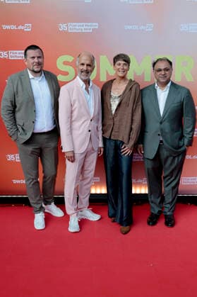 Thomas Lückerath, Christoph Maria Herbst, Gisi Herbst und Walid Nakschbandi beim Sommerfest zum 35-jährigen Bestehen der Film- und Medienstiftung NRW im Park CafÃ . Köln, 17.06.2026 *** Thomas Lückerath, Christoph Maria Herbst, Gisi Herbst, and Walid Nakschbandi at the summer party celebrating the 35th anniversary of the Film and Media Foundation NRW at Park Café in Cologne, June 17, 2026,detected_source_language Foto:xR.xSchmiegeltx xFuturexImagex nrw_sommerfest_6751