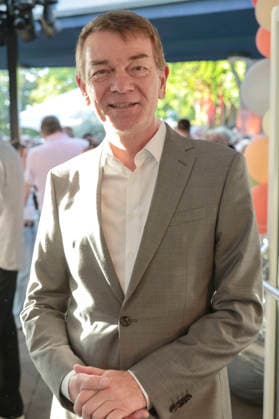 Jörg Schönenborn beim Sommerfest zum 35-jährigen Bestehen der Film- und Medienstiftung NRW im Park CafÃ . Köln, 17.06.2026 *** Jörg Schönenborn at the summer party celebrating the 35th anniversary of the Film and Media Foundation NRW at Park Café in Cologne, June 17, 2026,detected_source_language Foto:xR.xSchmiegeltx xFuturexImagex nrw_sommerfest_6794