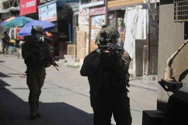 Israeli army raids Balata refugee camp near Nablus Israeli army forces raid Balata refugee camp, east of Nablus in the West Bank, on June 18, 2026. According to local sources, Israeli forces stormed the market during a military operation and detained several Palestinians. Photo by Mohammed Nasser apaimages Nablus West Bank Palestinian Territory 180626_Nablus_MN_00(1) Copyright: xapaimagesxMohammedxNasserx xapaimagesx