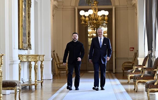 Ukraine president Volodymyr Zelensky, King Philippe - Filip of Belgium and pictured before a lunch at the Royal Palace, on Thursday 18 June 2026 in Brussels.  ERICxLALMAND 178040961