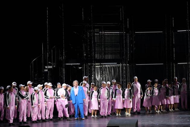 Patrick Zielke (als van Bett) und Ensemble während der Fotoprobe für Zar und Zimmermann in der Deutschen Oper in Berlin, 17. Juni 2026. Komische Oper in drei Akten von Albert Lortzing. Musikalische Leitung Antonello Manacorda. Inszenierung Martin G. Berger. Bühne Sarah-Katharina Karl. Kostüme Esther Bialas. Premiere ist am 20. Juni 2026. Deutsche Oper Berlin Zar und Zimmermann *** Patrick Zielke as van Bett and the ensemble during the photo rehearsal for Zar und Zimmermann at the Deutsche Oper in Berlin, June 17, 2026 Comic opera in three acts by Albert Lortzing Musical direction by Antonello Manacorda Direction by Martin G. Berger Set design by Sarah Katharina Karl Costume design by Esther Bialas Premiere on June 20, 2026 at the D