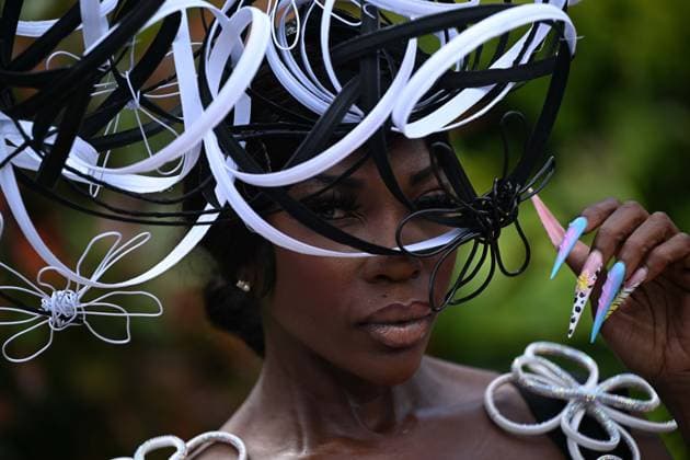 Royal Ascot 2026 BERKSHIRE, UNITED KINGDOM - JUNE 18: Visitors wearing elaborate hats and elegant outfits attend the third day of the traditional Royal Ascot horse racing event, held in the United Kingdom since 1711, at Ascot Racecourse in Berkshire, United Kingdom on June 18, 2026. Rasid Necati Aslim Anadolu Berkshire United Kingdom. Editorial use only. Please get in touch for any other usage.  Copyright: x2026xAnadoluxRasidxNecatixAslimx