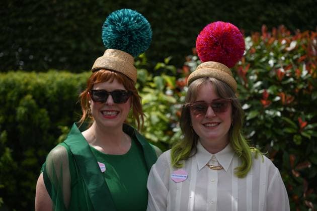 Royal Ascot 2026 BERKSHIRE, UNITED KINGDOM - JUNE 18: Visitors wearing elaborate hats and elegant outfits attend the third day of the traditional Royal Ascot horse racing event, held in the United Kingdom since 1711, at Ascot Racecourse in Berkshire, United Kingdom on June 18, 2026. Rasid Necati Aslim Anadolu Berkshire United Kingdom. Editorial use only. Please get in touch for any other usage.  Copyright: x2026xAnadoluxRasidxNecatixAslimx