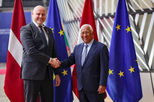 News Bilder des Tages June 18, 2026, Evian, France, European Union: ANTONIO COSTA, President of the European Council, meets with ANDRIS KULBERGS, Prime Minister of Latvia, at the European Council in Brussels ahead of the European Council Summit. KULBERGS, who took office in late May, joins EU leaders as Ukraine, the Middle East, European defence, migration, competitiveness and the blocÃ¢â‚¬â ¢s next long-term budget remain among the main issues on the agenda. Evian European Union  - ZUMAo116 20260618_znp_o116_025 Copyright: xBiancaxOterox