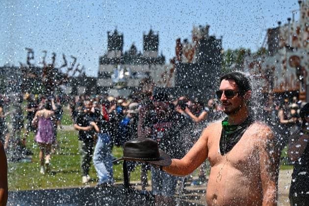 Hellfest Festival PHOTOPQR OUEST FRANCE Franck Dubray Clisson June 18, 2026 Hellfest Metal Music Festival in Clisson A water curtain to combat the heat wave Photo by Franck Dubray Atmosphere at the Hellfest Festival in Clisson on June 18, 2026 Clisson, France,detected_source_language  Copyright: xPHOTOPQR OUESTxFRANCE MAXPPPxFranckxDubrayx 20260618OFR2089 20260618OFR2089