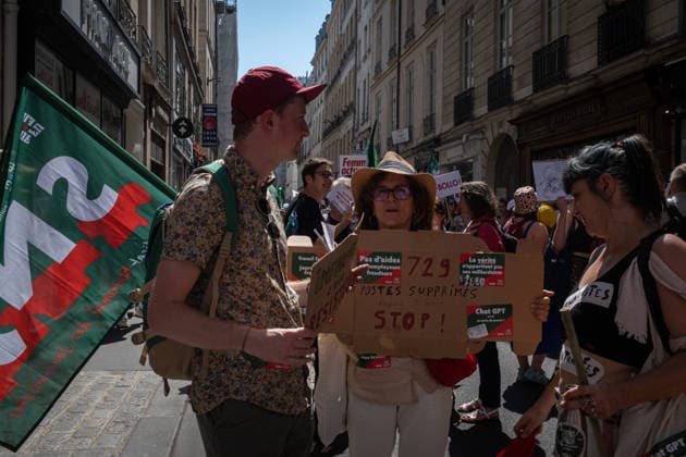 Several hundred journalists and media professionals marched from Place de la Bourse to the Ministry of Culture in Paris to raise public awareness about the crisis facing the industry, amid a growing number of layoffs, a faltering business model, and upheavals linked to AI. - 18 06 2026 - France Paris -  OlivierxDonnarsx xLexPictorium LePictorium_0336652