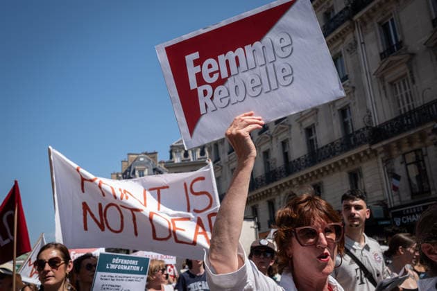 Several hundred journalists and media professionals marched from Place de la Bourse to the Ministry of Culture in Paris to raise public awareness about the crisis facing the industry, amid a growing number of layoffs, a faltering business model, and upheavals linked to AI. - 18 06 2026 - France Paris -  OlivierxDonnarsx xLexPictorium LePictorium_0336658