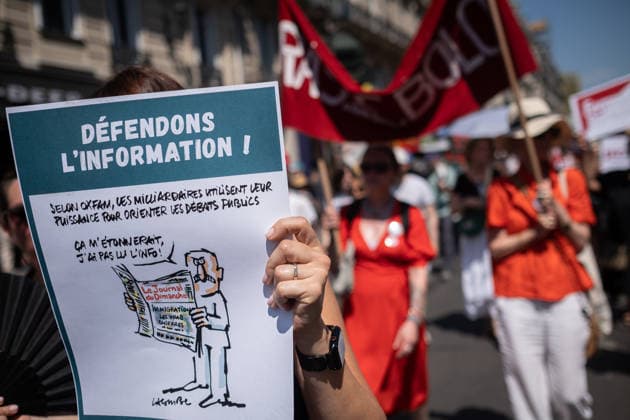 Several hundred journalists and media professionals marched from Place de la Bourse to the Ministry of Culture in Paris to raise public awareness about the crisis facing the industry, amid a growing number of layoffs, a faltering business model, and upheavals linked to AI. - 18 06 2026 - France Paris -  OlivierxDonnarsx xLexPictorium LePictorium_0336659