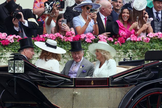 18.06.2026, Ascot, Windsor, GBR - Royal Procession. King Charles III and Camilla, the Queen Consort, arriving at the parade ring of the racecourse. Ascot racecourse. (Royal Procession, Kutsche, Koenig Charles, Koenigin Camilla) 260618D532ROYAL_ASCOT.JPG *** June 18, 2026, Ascot, Windsor, UK Royal Procession