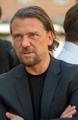 Muenchen bei der Praesentation des Bauzaunes, Start in die Bauphase, Marek Wiechers, Kulturreferent *** Munich at the unveiling of the construction fence, marking the start of the construction phase; Marek Wiechers, Director of Cultural Affairs,detected_source_language