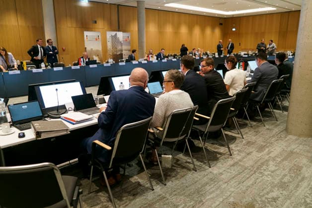 CNTV INNENMINISTER- Uebersicht Sitzungs Saal Innen am zweiten Tag Innenministerkonferenz im CCH präsentiert 18.06.2026 auf der 225.Sitzung der Staendigen Konferenz der Innenminister und Senatoren der Laender im Congress Center Hamburg Hamburg Deutschland *** CNTV MINISTERS OF THE INTERIOR Overview