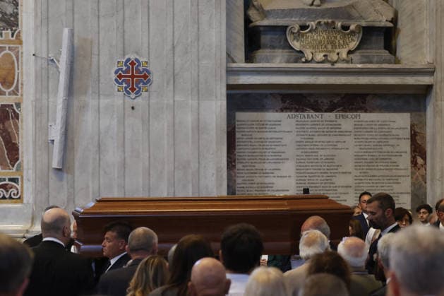Funeral service of Cardinal Camillo Ruini at the Vatican VATICAN CITY, VATICAN - JUNE 18: The coffin of Cardinal Camillo Ruini is carried in St. Peter s Basilica for his funeral service attended by Pope Leo XIV (not seen) at the Vatican on June 18, 2026. Ruini, who served as Cardinal Vicar of Rome and president of the Italian Episcopal Conference and was one of the most influential representatives of the conservative wing of the Catholic Church, died in Rome, Italy, on June 16 at the age of 95. Riccardo De Luca Anadolu Vatican City Vatican. Editorial use only. Please get in touch for any other usage.  Copyright: x2026xAnadoluxRiccardoxDexLucax