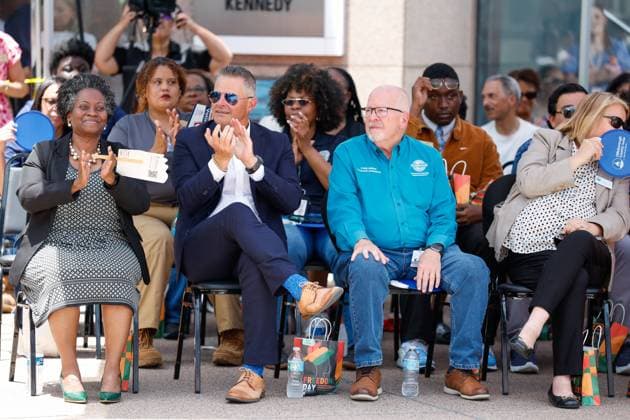 June 18, 2026, Tampa, Florida, USA: Guests applaud after the Tampa Bay Juneteenth Coalition Community Choir perform during the annual Juneteenth Flag-Raising ceremony outside the Fred B. Karl County Center on Thursday, June 18, 2026, in Tampa. Tampa USA - ZUMAs70_ 20260618_zan_s70_011 Copyright: xJeffereexWoox