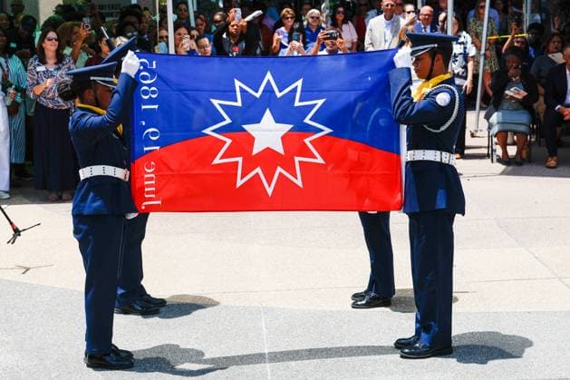 June 18, 2026, Tampa, Florida, USA: The Howard W. Blake High School Air Force Junior ROTC unveil the Juneteenth flag during the annual Juneteenth Flag-Raising ceremony outside the Fred B. Karl County Center on Thursday, June 18, 2026, in Tampa. Tampa USA - ZUMAs70_ 20260618_zan_s70_002 Copyright: xJeffereexWoox