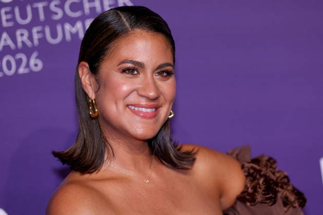 18.06.2026, Stephanie Steffi Brungs (Fernsehmoderatorin) auf dem Purple Carpet bei den Verleihung des DUFTSTARS Award in den Rheinterrassen Düsseldorf. Der Deutscher Parfumpreis DUFTSTARS 2026 zählen zu den renommiertesten Beautyawards und Duft-Awards Deutschlands. Nordrhein-Westfalen Deutschland *** June 18, 2026, Stephanie Steffi Brungs, TV host, on the Purple Carpet at the DUFTSTARS Awards ceremony at the Rheinterrassen in Düsseldorf. The German perfume award DUFTSTARS 2026 is one of the most prestigious beauty and fragrance awards in Germany, North Rhine-Westphalia, Germany,detected_source_language