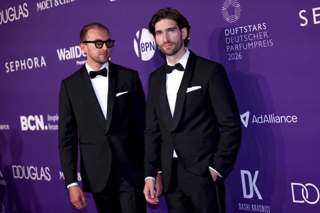 18.06.2026, Philipp Hehmann (Influencer) zusammen mit Philip Deml (Influencer) auf dem Purple Carpet bei den Verleihung des DUFTSTARS Award in den Rheinterrassen Düsseldorf. Der Deutscher Parfumpreis DUFTSTARS 2026 zählen zu den renommiertesten Beautyawards und Duft-Awards Deutschlands. Nordrhein-Westfalen Deutschland *** June 18, 2026, Influencer Philipp Hehmann, together with influencer Philip Deml, on the Purple Carpet at the DUFTSTARS Awards ceremony at the Rheinterrassen in Düsseldorf. The German perfume award DUFTSTARS 2026 is one of the most prestigious beauty and fragrance awards in Germany, North Rhine-Westphalia, Germany,detected_source_language