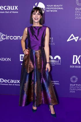 18.06.2026, Marlene Waldthaler (Leni™s Scents) (Influencer Parfüminfluencerin) auf dem Purple Carpet bei den Verleihung des DUFTSTARS Award in den Rheinterrassen Düsseldorf. Der Deutscher Parfumpreis DUFTSTARS 2026 zählen zu den renommiertesten Beautyawards und Duft-Awards Deutschlands. Nordrhein-Westfalen Deutschland *** June 18, 2026, Marlene Waldthaler Leni™s Scents Influencer, a perfume influencer, on the Purple Carpet at the DUFTSTARS Award ceremony at the Rheinterrassen in Düsseldorf. The German perfume award DUFTSTARS 2026 is one of the most prestigious beauty and fragrance awards in Germany, North Rhine-Westphalia, Germany,detected_source_language