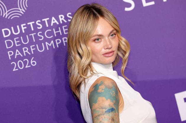 18.06.2026, Olga Löffler (Influencerin) auf dem Purple Carpet bei den Verleihung des DUFTSTARS Award in den Rheinterrassen Düsseldorf. Der Deutscher Parfumpreis DUFTSTARS 2026 zählen zu den renommiertesten Beautyawards und Duft-Awards Deutschlands. Nordrhein-Westfalen Deutschland *** June 18, 2026, Olga Löffler, influencer, on the Purple Carpet at the DUFTSTARS Awards ceremony at the Rheinterrassen in Düsseldorf. The German perfume award DUFTSTARS 2026 is one of the most prestigious beauty and fragrance awards in Germany, North Rhine-Westphalia, Germany,detected_source_language