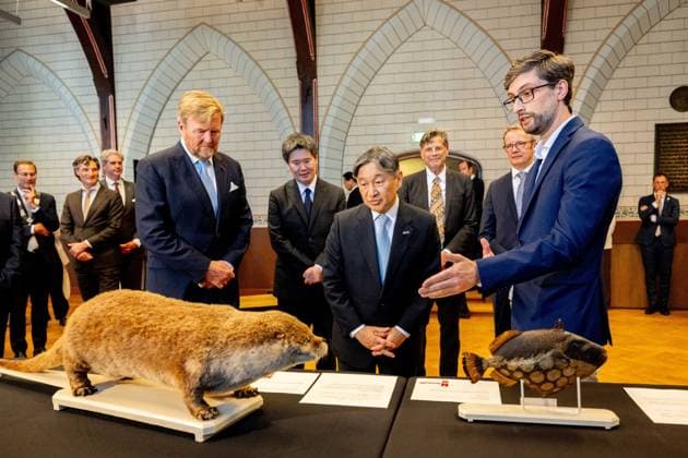Leiden, The Netherlands, 2026-06-18 15:45:04 LEIDEN, 18-06-2026, Leiden University At the invitation of King Willem-Alexander and Queen Maxima, Emperor Naruhito of Japan is paying a state visit to the Netherlands. Emperor Naruhito is accompanied by Her Majesty Empress Masako. The state visit is a confirmation of the close and historic relationship between Japan and the Netherlands. The countries share 426 years of bilateral relations. PHOTO: NLBeeld Patrick van Emst In the photo: Emperor Naruhito and King Willem-Alexander visit Leiden University. In the Academy Building, they visit a temporary exhibition of objects from various Leiden Japan collections, the Sweat Room where graduates sign their names, and the Senate Chamber. Credit: NL  Copyright: xx x
