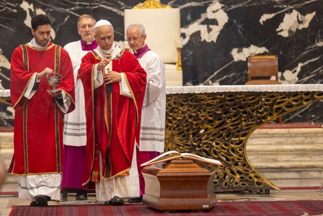 ITALY - POPE LEO XIV ATTENDS THE FUNERAL OF ITALIAN CARDINAL CAMILLO RUINI AT ST PETER S BASILICA IN THE VATICAN - 2026 6 18 Italy, Rome, Vatican, 2026 06 18 .Pope Leo XIV attends the funeral of Italian cardinal Camillo Ruini at St Peter s basilica in The Vatican EDITORIAL USE ONLY - NO BOOKS Copyright: xCLAUDIOxASQUINIx