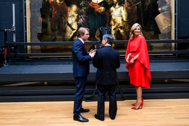 18-06-2026 Amsterdam Queen Maxima and Emperor Naruhito of Japan and Taco Dibbits watching the Nachtwacht (The Night Watch by Rembrandt van Rijn) while visiting the Rijksmuseum in Amsterdam on the 2nd day of the 3 day statevisit to the Netherlands. Â  Copyright: xPPEx