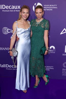 18.06.2026, Valentina Günnewig zusammen mit Nena Brockhaus (Journalistin und Kolumnistin) auf dem Purple Carpet bei den Verleihung des DUFTSTARS Award in den Rheinterrassen Düsseldorf. Der Deutscher Parfumpreis DUFTSTARS 2026 zählen zu den renommiertesten Beautyawards und Duft-Awards Deutschlands. Nordrhein-Westfalen Deutschland *** June 18, 2026, Valentina Günnewig, along with Nena Brockhaus, a journalist and columnist, on the Purple Carpet at the DUFTSTARS Awards ceremony at the Rheinterrassen in Düsseldorf. The German perfume award DUFTSTARS 2026 is one of the most prestigious beauty and fragrance awards in Germany, North Rhine-Westphalia, Germany,detected_source_language