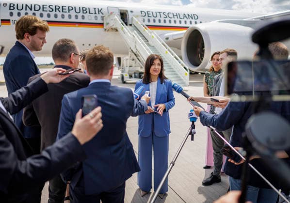 Katherina Reiche (CDU), Bundesministerin fuer Wirtschaft und Energie, aufgenommen im Rahmen ihrer Reise in die Tuerkei. Hier am Flughafen Berlin. Fotografiert im Auftrag des BMWE Berlin Deutschland *** Katherina Reiche (CDU), Federal Minister for Economic Affairs and Energy, photographed during her trip to Turkey. Here at Berlin Airport. Photographed on behalf of the BMWE, Berlin, Germany,detected_source_language Copyright: xThomasxKoehlerx