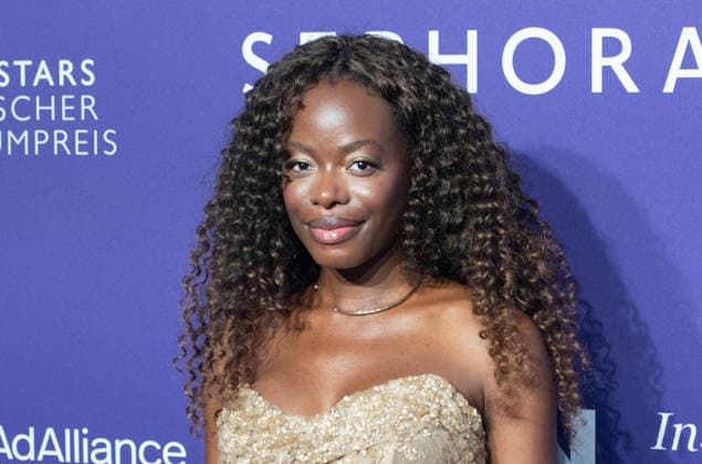SHELLA, Model, Portraet, Porträt, Portrait, Angeschnittenes Einzelbild, Einzelmotiv, Roter Teppich, Red Carpet Show, Purple Carpet, Ankunft, arrival, bei den DUFTSTARS 2026 - Deutscher Parfumpreis Verleihung des deutschen Parfumpreises DUFTSTARS durch die Fragrance Foundation am 18.06.2026, Rheinterrassen, Duesseldorf. *** SHELLA, Model, Portrait, Cropped Single Image, Single Subject, Red Carpet, Red Carpet Show, Purple Carpet, Arrival, at the DUFTSTARS 2026 German Perfume Awards Ceremony for the DUFTSTARS German Perfume Awards hosted by the Fragrance Foundation on June 18, 2026, Rheinterrassen, Düsseldorf,detected_source_language