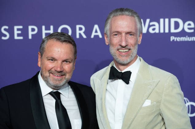 v.l. Udo HEUSER, Fragrance Foundation Germany, Andreas FUHLISCH, Fragrance Foundation Germany, Roter Teppich, Red Carpet Show, Purple Carpet, Ankunft, arrival, bei den DUFTSTARS 2026 - Deutscher Parfumpreis Verleihung des deutschen Parfumpreises DUFTSTARS durch die Fragrance Foundation am 18.06.2026, Rheinterrassen, Duesseldorf. *** From left