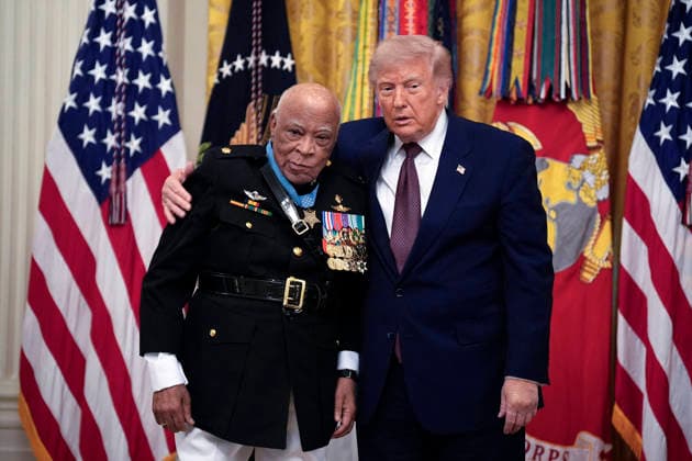 Donald Trump awards the Medal of Honor - Washington President Donald Trump awards the Medal of Honor to U.S. Marine Corps Major James Capers, Jr. during a ceremony in the East Room at the White House in Washington on June 18, 2026. Photo by Yuri Gripas ABACAPRESS.COM Washington DC United States  Copyright: xGripasxYuri ABACAx