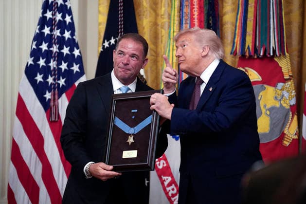 Donald Trump awards the Medal of Honor - Washington President Donald Trump awards the Medal of Honor to U.S. Marine Corps Colonel John W. Ripley, with his son Tom Ripley accepting the honor, during a ceremony in the East Room at the White House in Washington on June 18, 2026. Photo by Yuri Gripas ABACAPRESS.COM Washington DC United States  Copyright: xGripasxYuri ABACAx