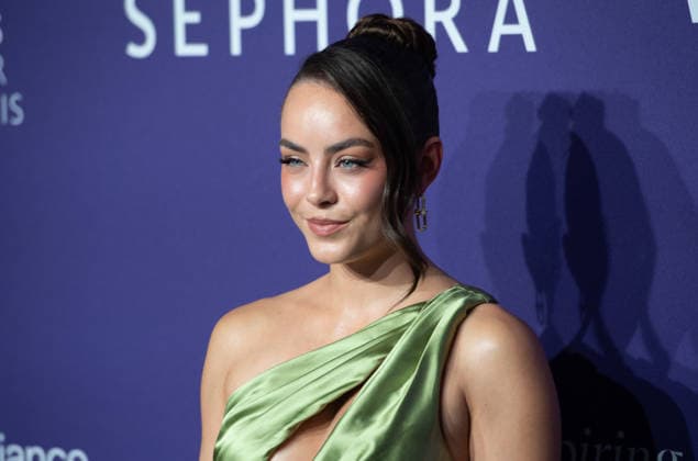 Lara RUNARSSON, Model, Influencerin, Portraet, Porträt, Portrait, Angeschnittenes Einzelbild, Einzelmotiv, Roter Teppich, Red Carpet Show, Purple Carpet, Ankunft, arrival, bei den DUFTSTARS 2026 - Deutscher Parfumpreis Verleihung des deutschen Parfumpreises DUFTSTARS durch die Fragrance Foundation am 18.06.2026, Rheinterrassen, Duesseldorf. *** Lara RUNARSSON, Model, Influencer, Portrait, Cropped Single Image, Single Subject, Red Carpet, Red Carpet Show, Purple Carpet, Arrival, at the DUFTSTARS 2026 German Perfume Awards Ceremony hosted by the Fragrance Foundation on June 18, 2026, Rheinterrassen, Düsseldorf,detected_source_language