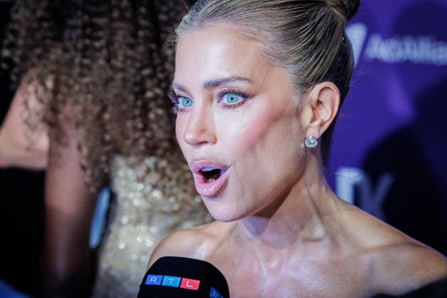 18.06.2026. Düsseldorf. Sylvie Meis am Purple Carpet bei der Verleihung des Deutschen Parfumpreises DUFTSTARS 2026 in der Düsseldorfer Rheinterrasse. Die DUFTSTARS zählen zu den renommiertesten Beauty- und Duft-Awards Deutschlands und bringen jedes Jahr Persönlichkeiten aus Beauty, Fashion, Medien und Entertainment zusammen. Düsseldorf Rheinterrasse Nordrhein-Westfalen Deutschland *** June 18, 2026, Düsseldorf