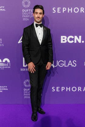 18.06.2026. Düsseldorf. Roberto Mancuso am Purple Carpet bei der Verleihung des Deutschen Parfumpreises DUFTSTARS 2026 in der Düsseldorfer Rheinterrasse. Die DUFTSTARS zählen zu den renommiertesten Beauty- und Duft-Awards Deutschlands und bringen jedes Jahr Persönlichkeiten aus Beauty, Fashion, Medien und Entertainment zusammen. Düsseldorf Rheinterrasse Nordrhein-Westfalen Deutschland *** June 18, 2026, Düsseldorf