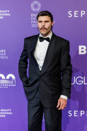 18.06.2026. Düsseldorf. Gast am Purple Carpet bei der Verleihung des Deutschen Parfumpreises DUFTSTARS 2026 in der Düsseldorfer Rheinterrasse. Die DUFTSTARS zählen zu den renommiertesten Beauty- und Duft-Awards Deutschlands und bringen jedes Jahr Persönlichkeiten aus Beauty, Fashion, Medien und Entertainment zusammen. Düsseldorf Rheinterrasse Nordrhein-Westfalen Deutschland *** June 18, 2026, Düsseldorf