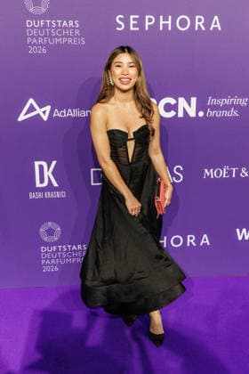 18.06.2026. Düsseldorf. Kisu Nguyen am Purple Carpet bei der Verleihung des Deutschen Parfumpreises DUFTSTARS 2026 in der Düsseldorfer Rheinterrasse. Die DUFTSTARS zählen zu den renommiertesten Beauty- und Duft-Awards Deutschlands und bringen jedes Jahr Persönlichkeiten aus Beauty, Fashion, Medien und Entertainment zusammen. Düsseldorf Rheinterrasse Nordrhein-Westfalen Deutschland *** June 18, 2026, Düsseldorf