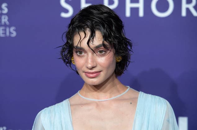 Sarah POSCH, Moderatorin, Model, Influencerin, Portraet, Porträt, Portrait, Angeschnittenes Einzelbild, Einzelmotiv, Roter Teppich, Red Carpet Show, Purple Carpet, Ankunft, arrival, bei den DUFTSTARS 2026 - Deutscher Parfumpreis Verleihung des deutschen Parfumpreises DUFTSTARS durch die Fragrance Foundation am 18.06.2026, Rheinterrassen, Duesseldorf. *** Sarah POSCH, Host, Model, Influencer, Portrait, Cropped Single Image, Single Motif, Red Carpet, Red Carpet Show, Purple Carpet, Arrival, at the DUFTSTARS 2026 German Perfume Awards Ceremony for the DUFTSTARS German Perfume Awards hosted by the Fragrance Foundation on June 18, 2026, Rheinterrassen, Düsseldorf,detected_source_language