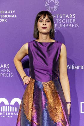 18.06.2026. Düsseldorf. Marlene Waldthaler (Lenis Scents) am Purple Carpet bei der Verleihung des Deutschen Parfumpreises DUFTSTARS 2026 in der Düsseldorfer Rheinterrasse. Die DUFTSTARS zählen zu den renommiertesten Beauty- und Duft-Awards Deutschlands und bringen jedes Jahr Persönlichkeiten aus Beauty, Fashion, Medien und Entertainment zusammen. Düsseldorf Rheinterrasse Nordrhein-Westfalen Deutschland *** June 18, 2026, Düsseldorf