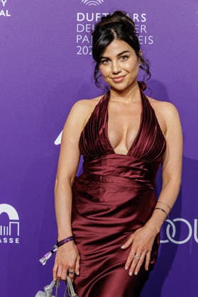 18.06.2026. Düsseldorf. Nihan Sen am Purple Carpet bei der Verleihung des Deutschen Parfumpreises DUFTSTARS 2026 in der Düsseldorfer Rheinterrasse. Die DUFTSTARS zählen zu den renommiertesten Beauty- und Duft-Awards Deutschlands und bringen jedes Jahr Persönlichkeiten aus Beauty, Fashion, Medien und Entertainment zusammen. Düsseldorf Rheinterrasse Nordrhein-Westfalen Deutschland *** June 18, 2026, Düsseldorf