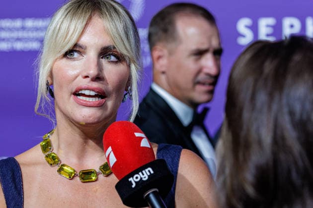 18.06.2026. Düsseldorf. Angelina Kirsch am Purple Carpet bei der Verleihung des Deutschen Parfumpreises DUFTSTARS 2026 in der Düsseldorfer Rheinterrasse. Die DUFTSTARS zählen zu den renommiertesten Beauty- und Duft-Awards Deutschlands und bringen jedes Jahr Persönlichkeiten aus Beauty, Fashion, Medien und Entertainment zusammen. Düsseldorf Rheinterrasse Nordrhein-Westfalen Deutschland *** June 18, 2026, Düsseldorf