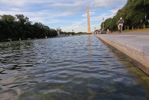 WASHINGTON, D.C. - JUNE 18: View of the Lincoln Memorial Reflecting Pool as algae has bloomed in the pool after the $14 Million Dollar renovation on June 18, 2026 in Washington D.C. Copyright: xmpi34x