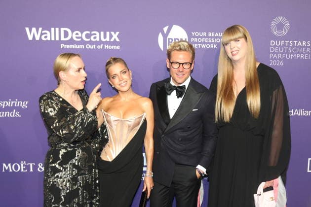Sylvie Meis und Gäste bei der Verleihung des Deutschen Parfumpreises Duftstars 2026 auf der Rheinterrasse Düsseldorf. Düsseldorf, 18.06.2026 *** Sylvie Meis and guests at the 2026 Duftstars German Perfume Awards ceremony at the Rheinterrasse in Düsseldorf, Düsseldorf, June 18, 2026,detected_source_language Copyright: xAgenturxMatthiasxWehnertx xM.xGränzdörferx