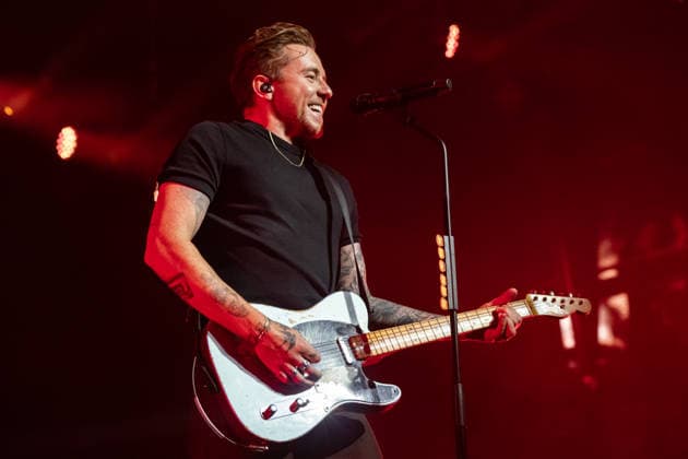 McFly play London s British Airways Arc, UK - 18 Jun 2026 Danny Jones seen performing live on stage with band McFly. McFly play London s newest entertainment venue British Airways Arc in Olympia. London United Kingdom Copyright: xBonniexBritainx xSOPAxImagesx FLY07111
